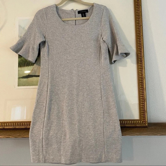 Tahari Bell Sleeve Point Shift Dress Waffle Knit - Picture 1 of 7